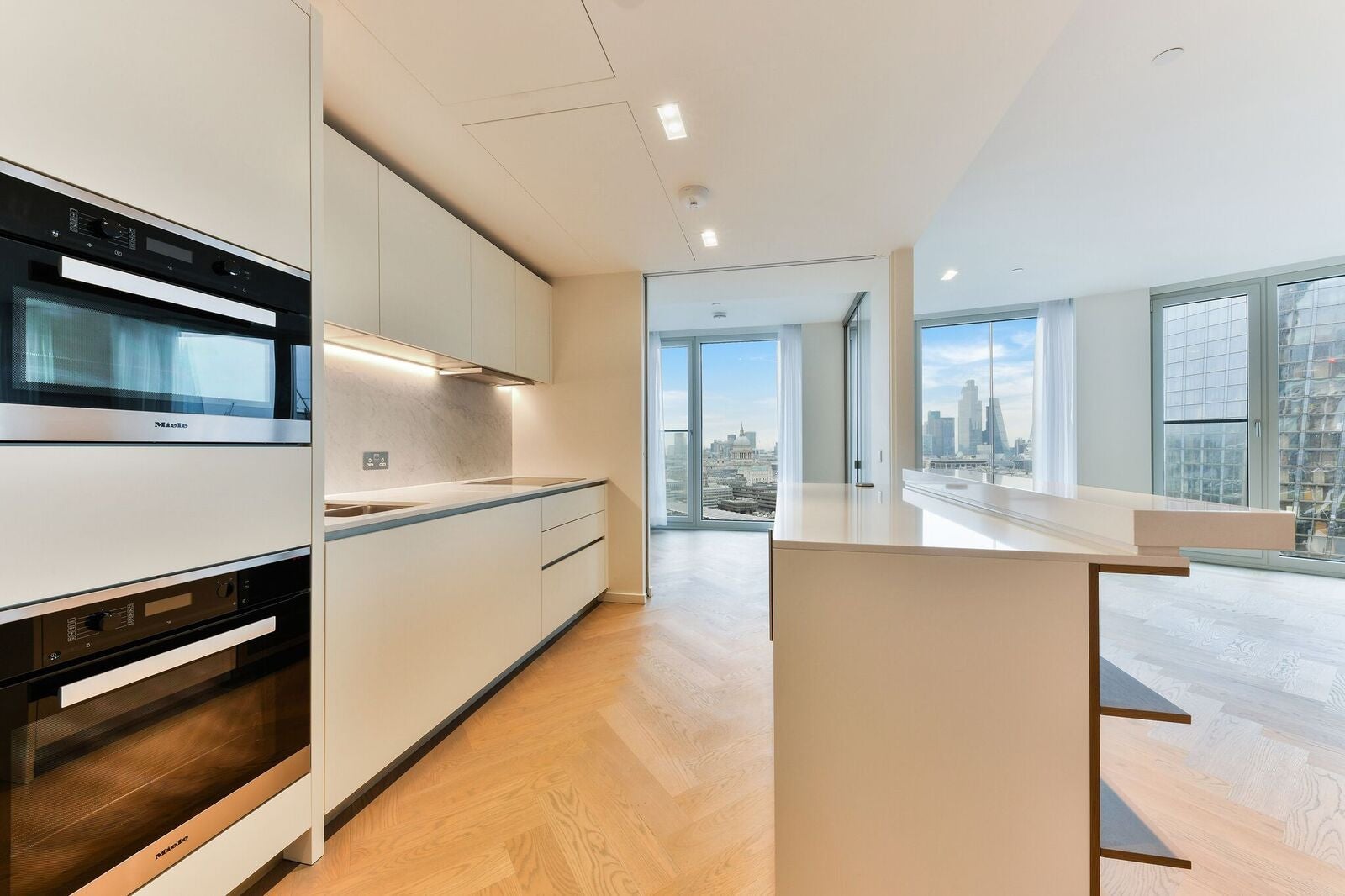 Flat Hatfields in Greater London