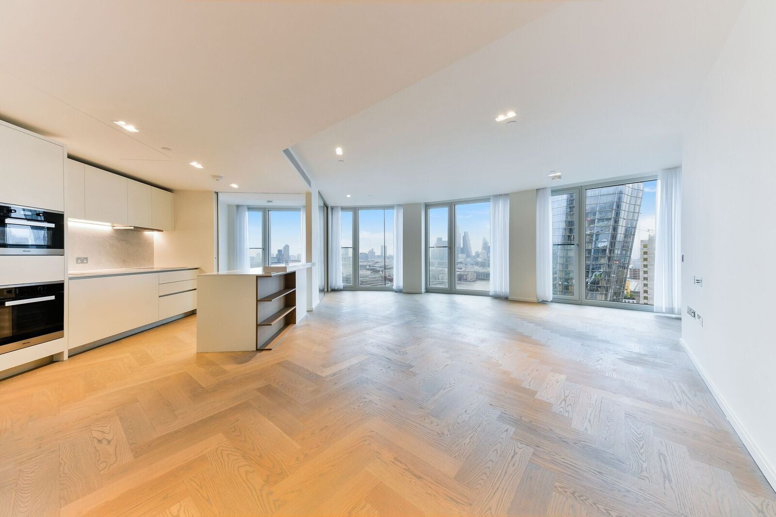 Flat Hatfields in Greater London