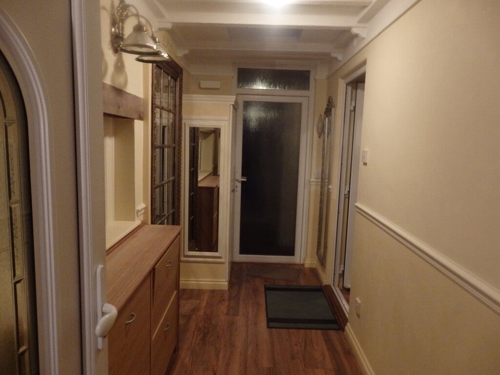 Flat Fanshawe Crescent in Greater London