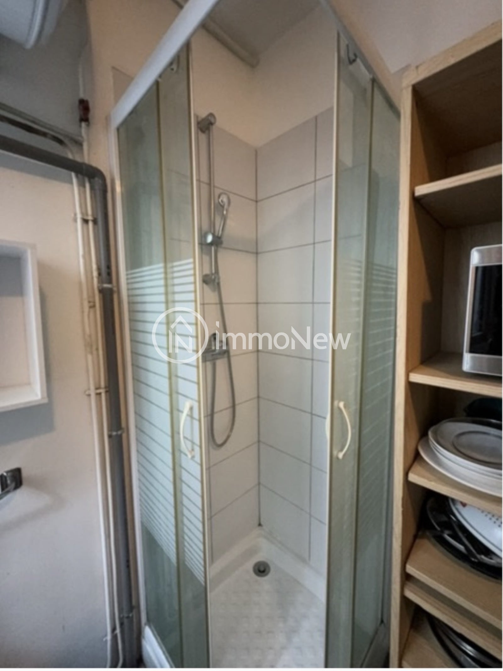 Room Rue de Bercy in Paris