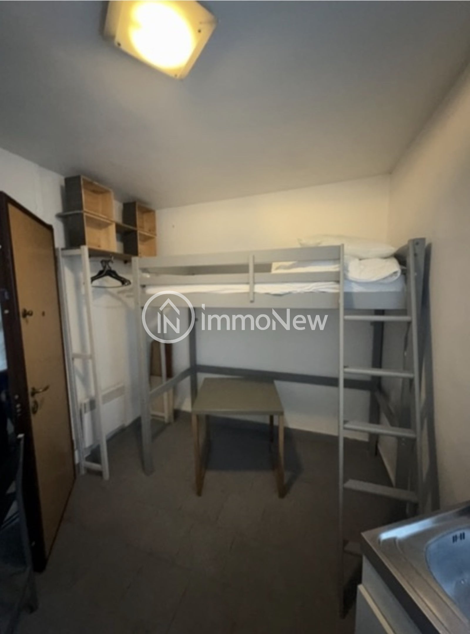 Room Rue de Bercy in Paris