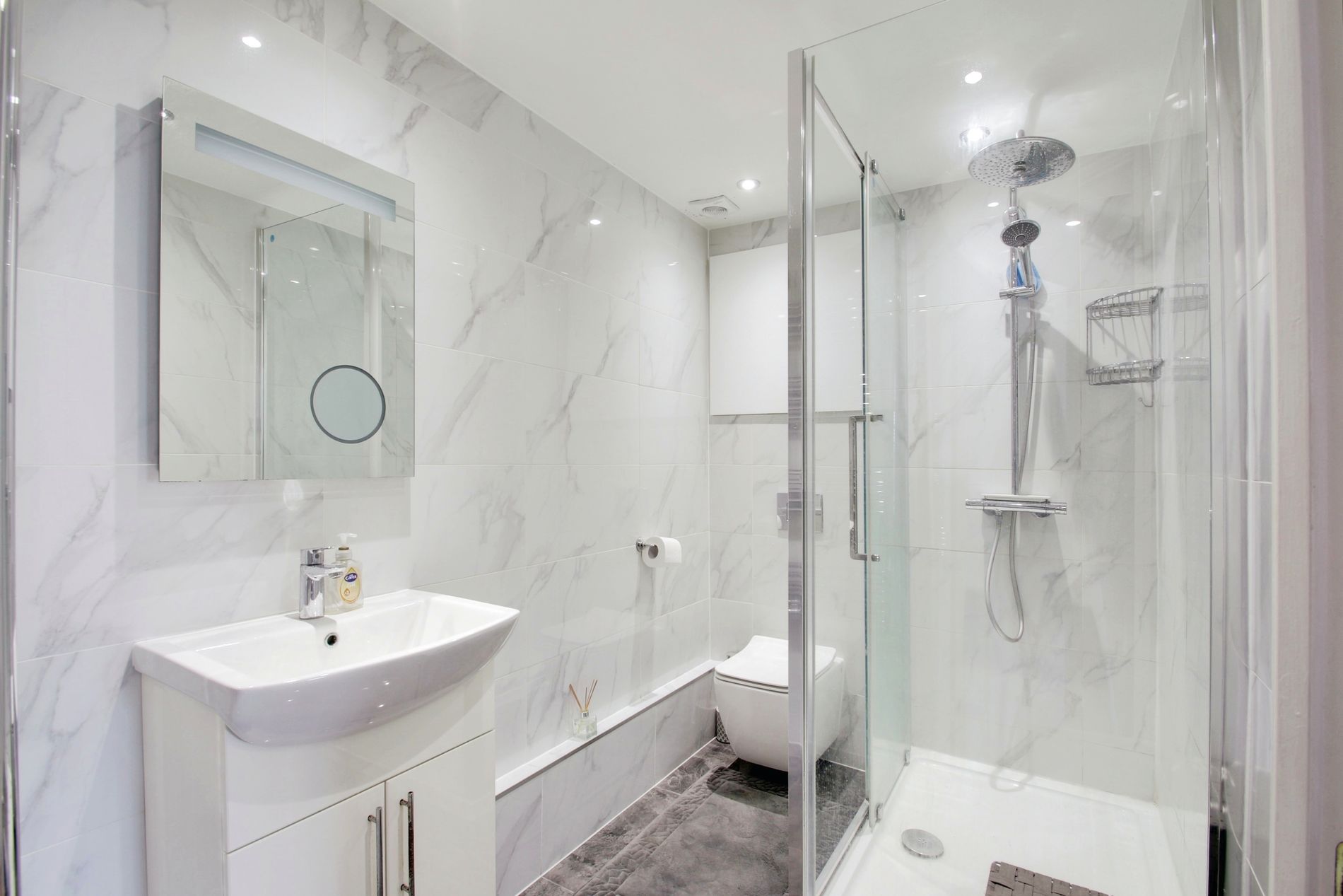Flat Colham Road in Greater London