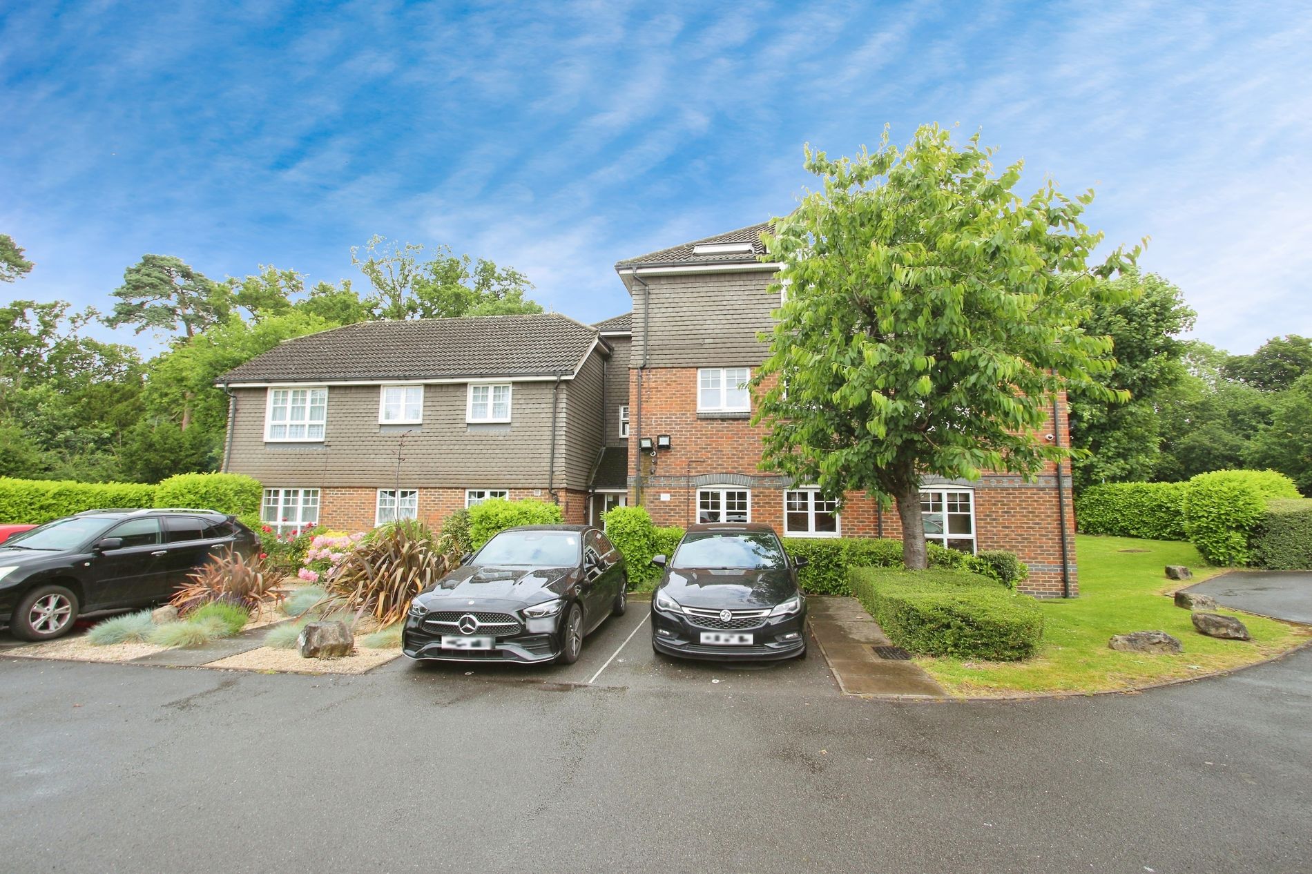 Flat Colham Road in Greater London