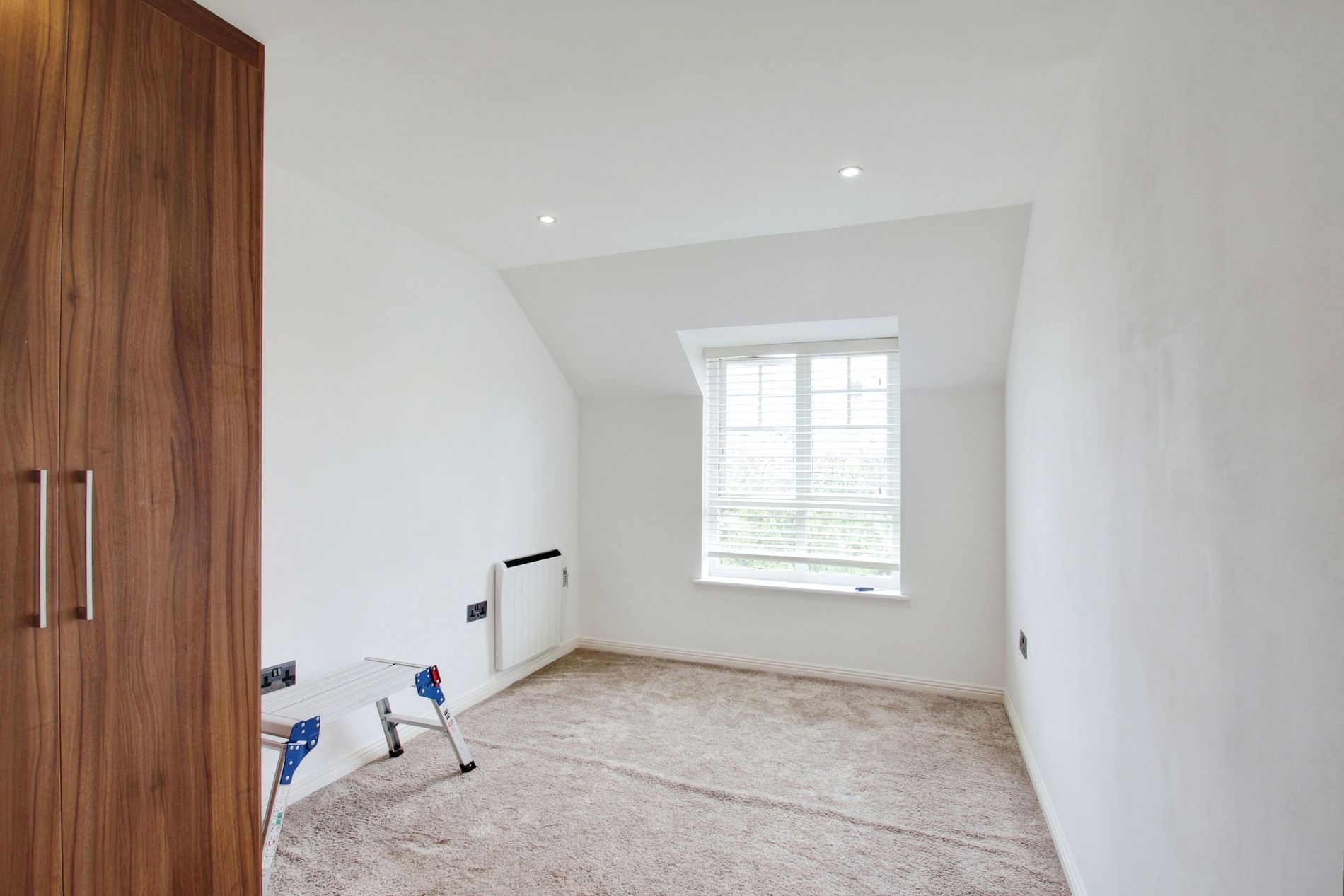 Flat Colham Road in Greater London