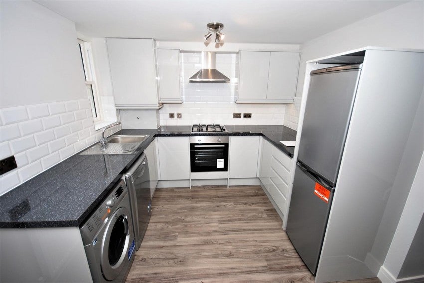 Flat Binswood Avenue in Royal Leamington Spa