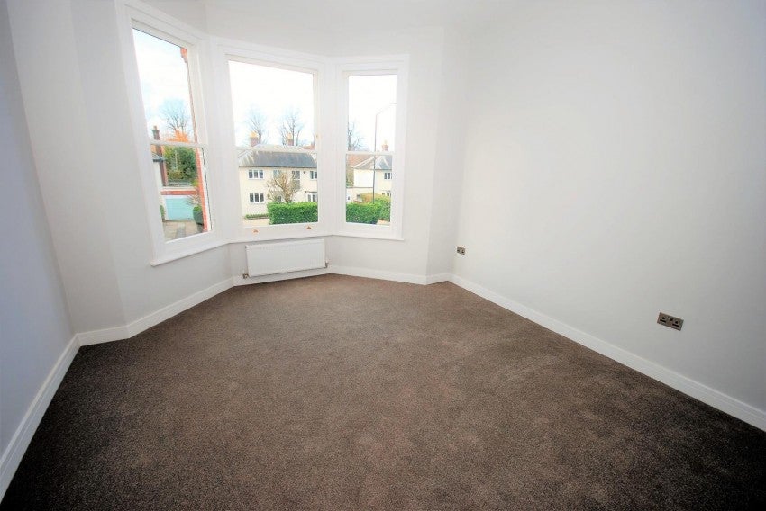 Flat Binswood Avenue in Royal Leamington Spa