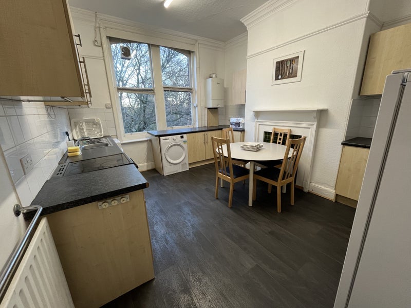 Room Otley Road in Leeds