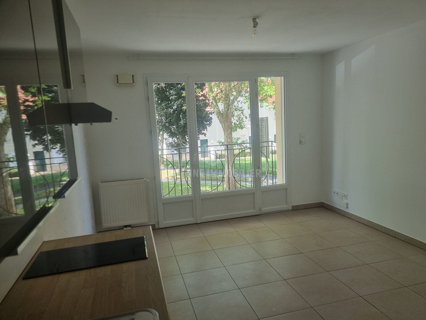 Flat Rue De Bonneuil En Valois in Éméville