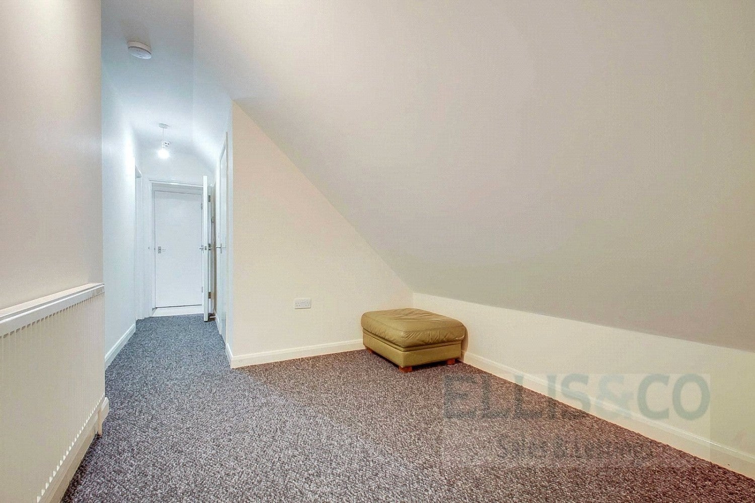 Flat Beaconsfield Road in Greater London