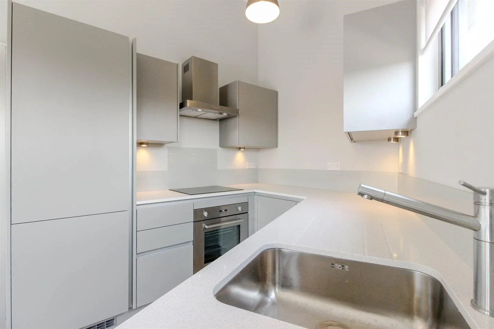 Flat Queen's Grove Road in Greater London
