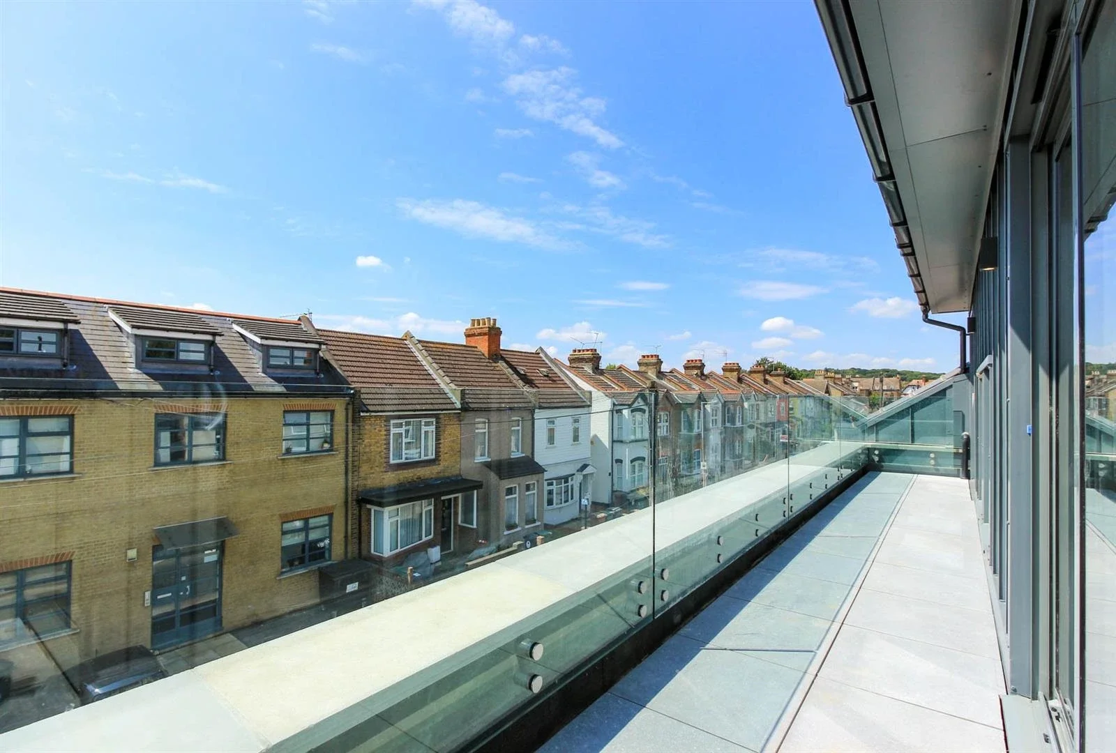 Flat Queen's Grove Road in Greater London