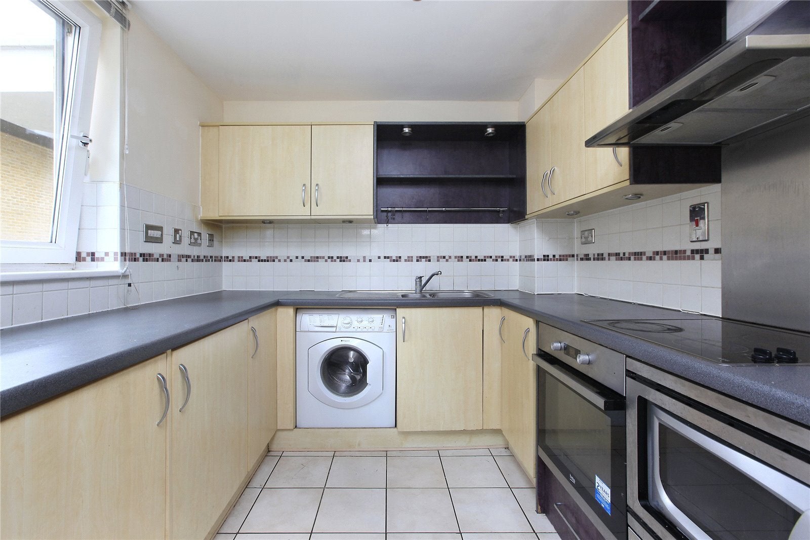 Flat Jews Row in Greater London