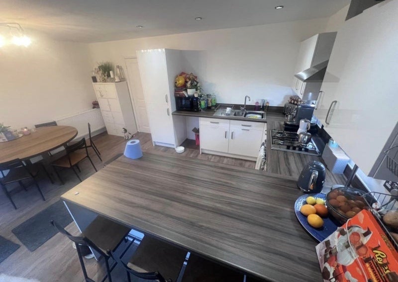 Room Granby Avenue in Leeds