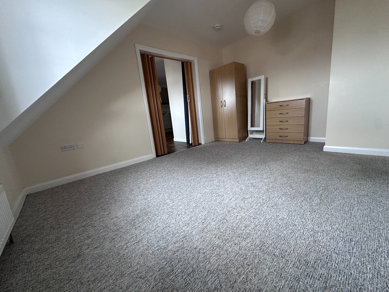 Flat Upper Sutton Lane in London