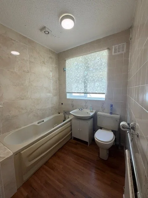 Flat Evesham Way in Greater London
