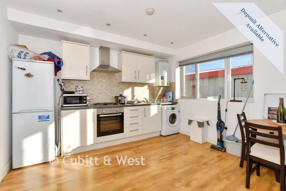 Flat Copthorne Bank in Mid Sussex
