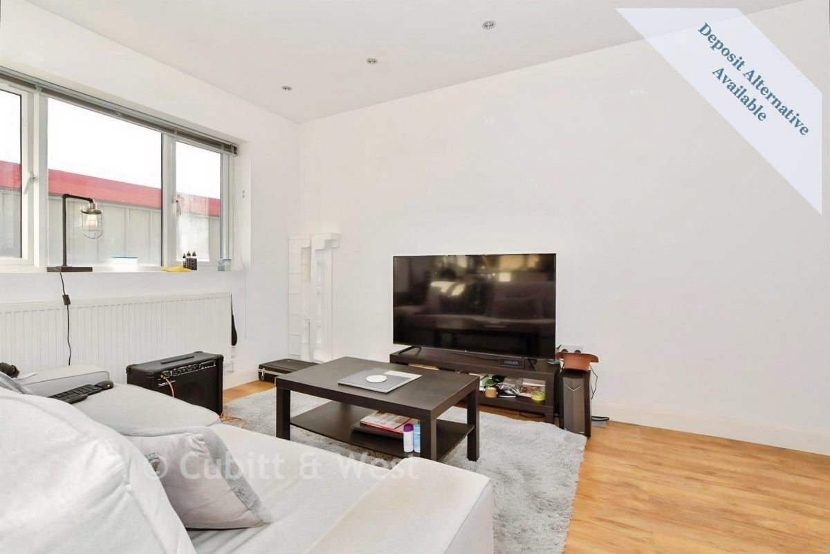 Flat Copthorne Bank in Mid Sussex