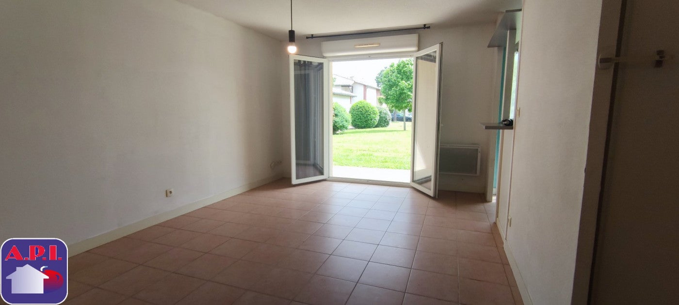 Appartement Place du Souvenir Français à Saverdun