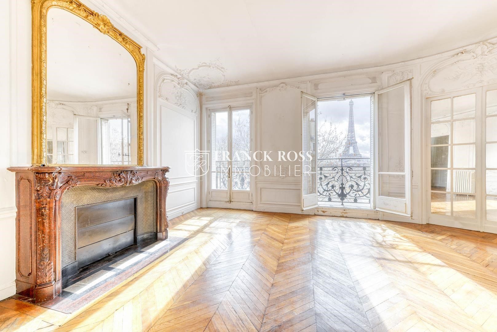 Appartement Place de l'Alma à Paris
