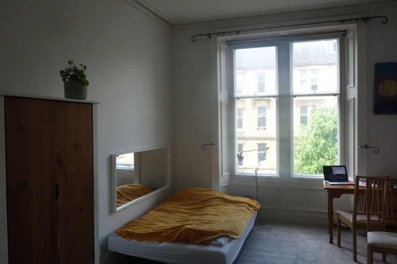 Room Barrington Drive in Glasgow
