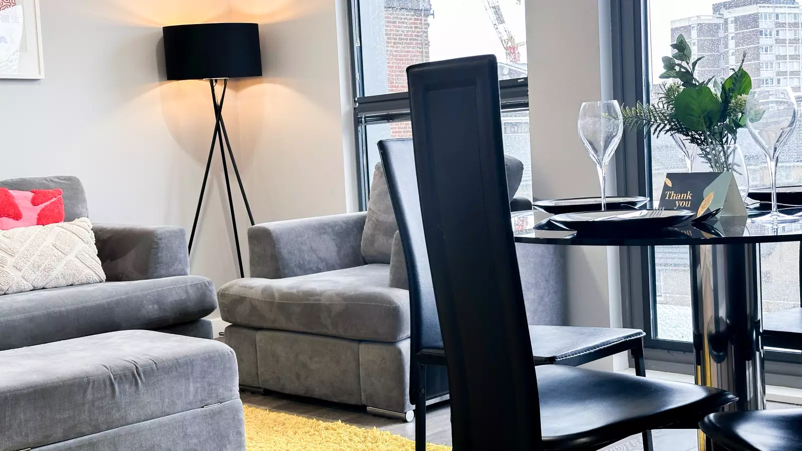 Flat Mintern Street in Greater London