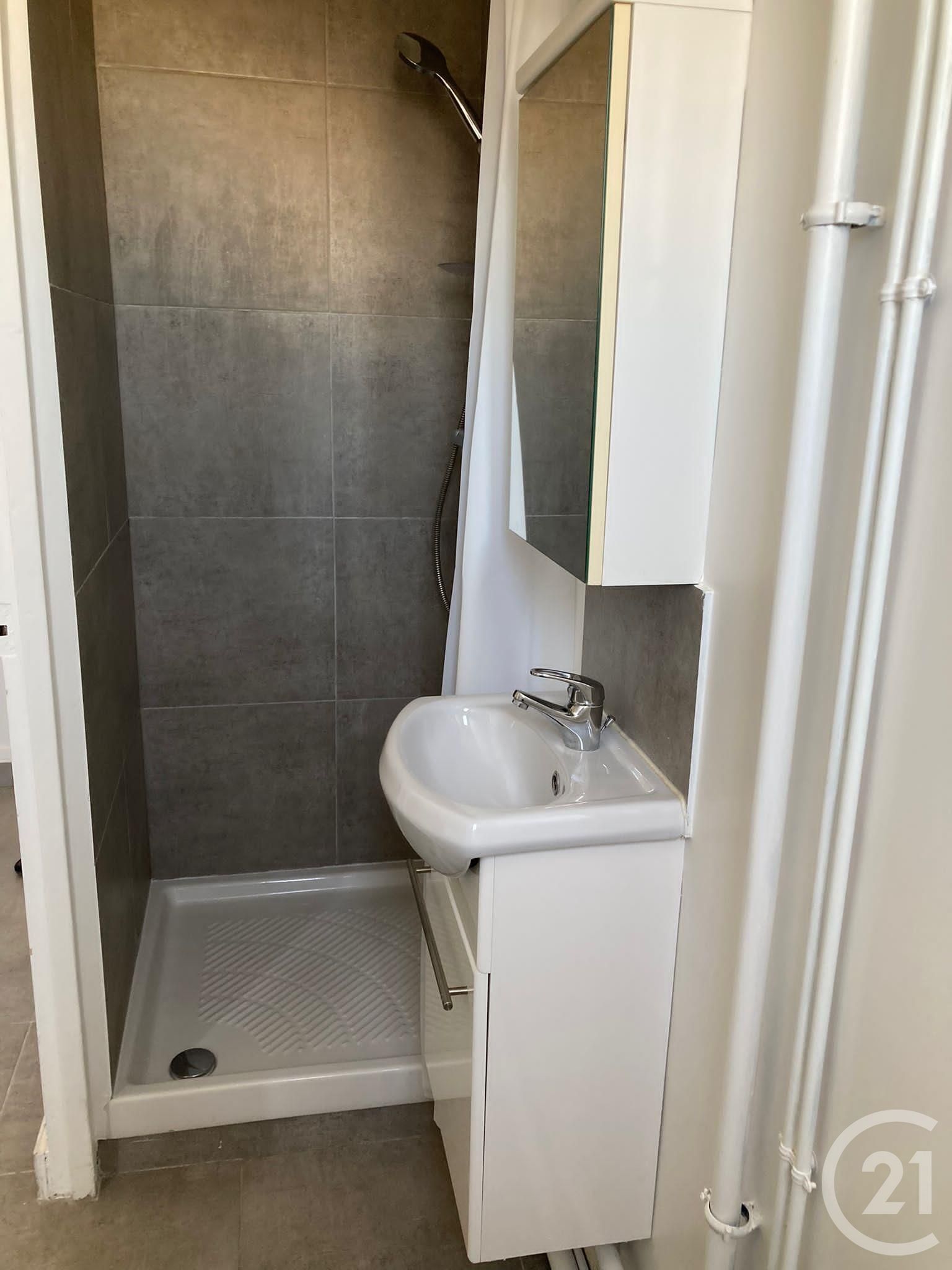 Flat Avenue Mathurin Moreau in Paris