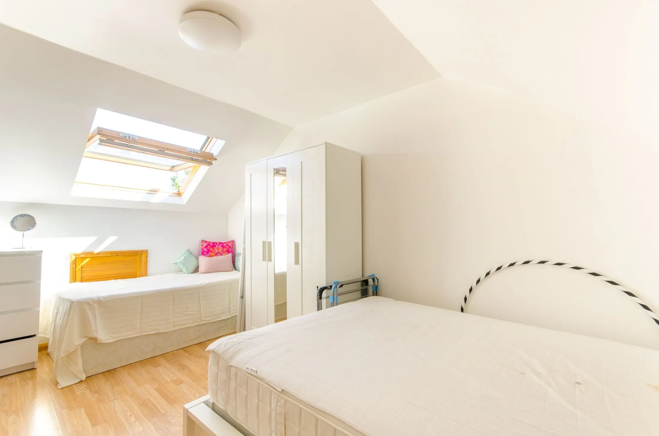 Flat Gladstone Avenue in Greater London