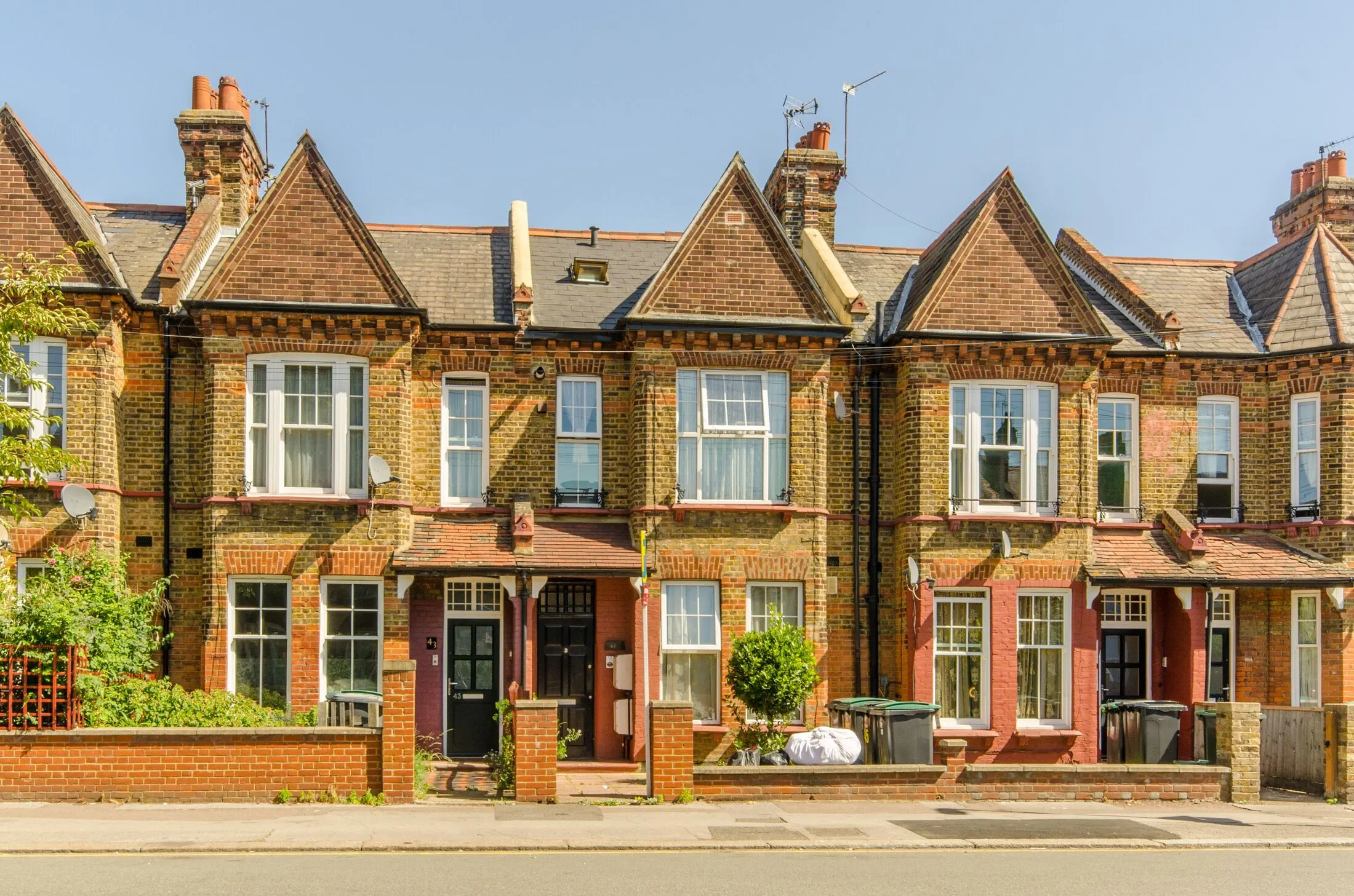 Flat Gladstone Avenue in Greater London