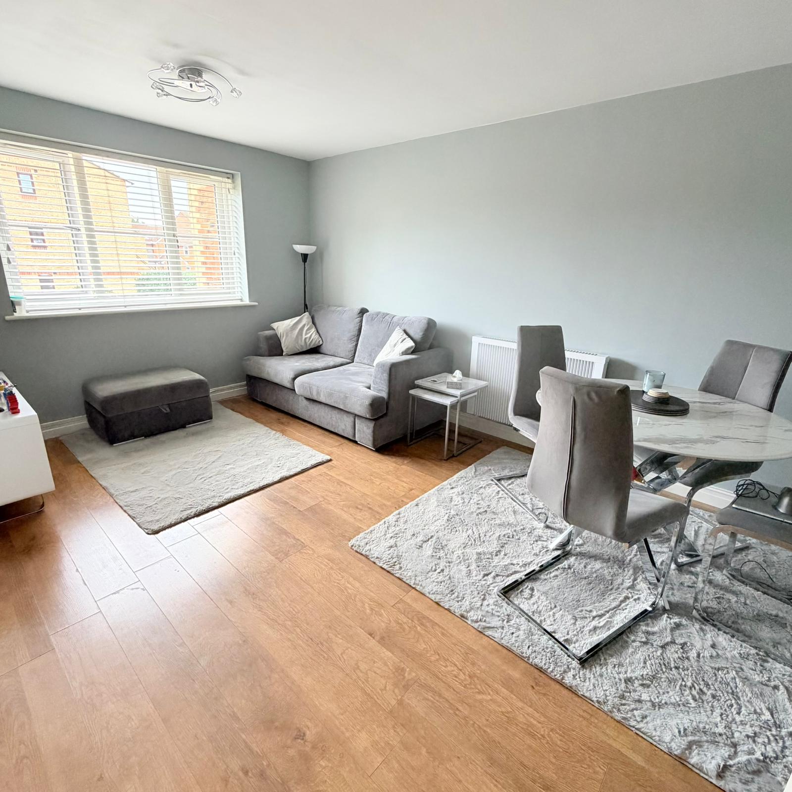 Flat Redford Close in Greater London