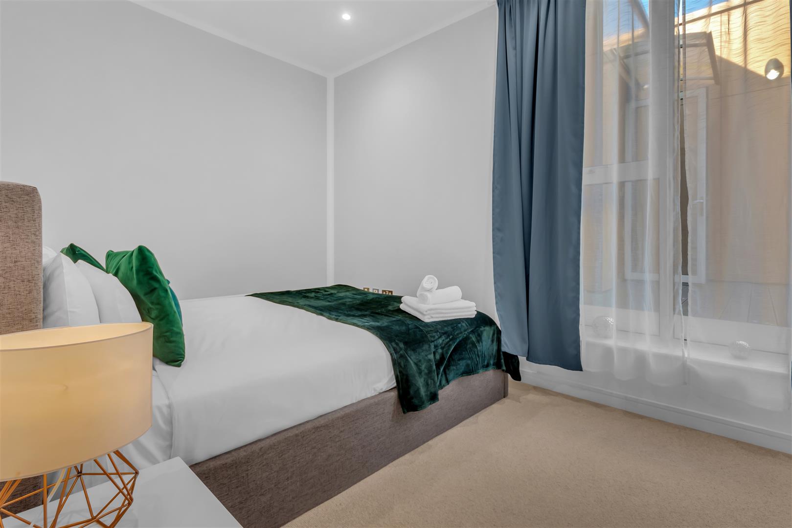 Flat Balfour Road in Greater London