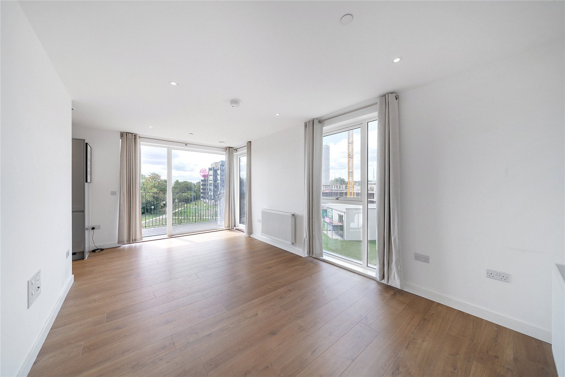 Flat Hatcham Street in Greater London