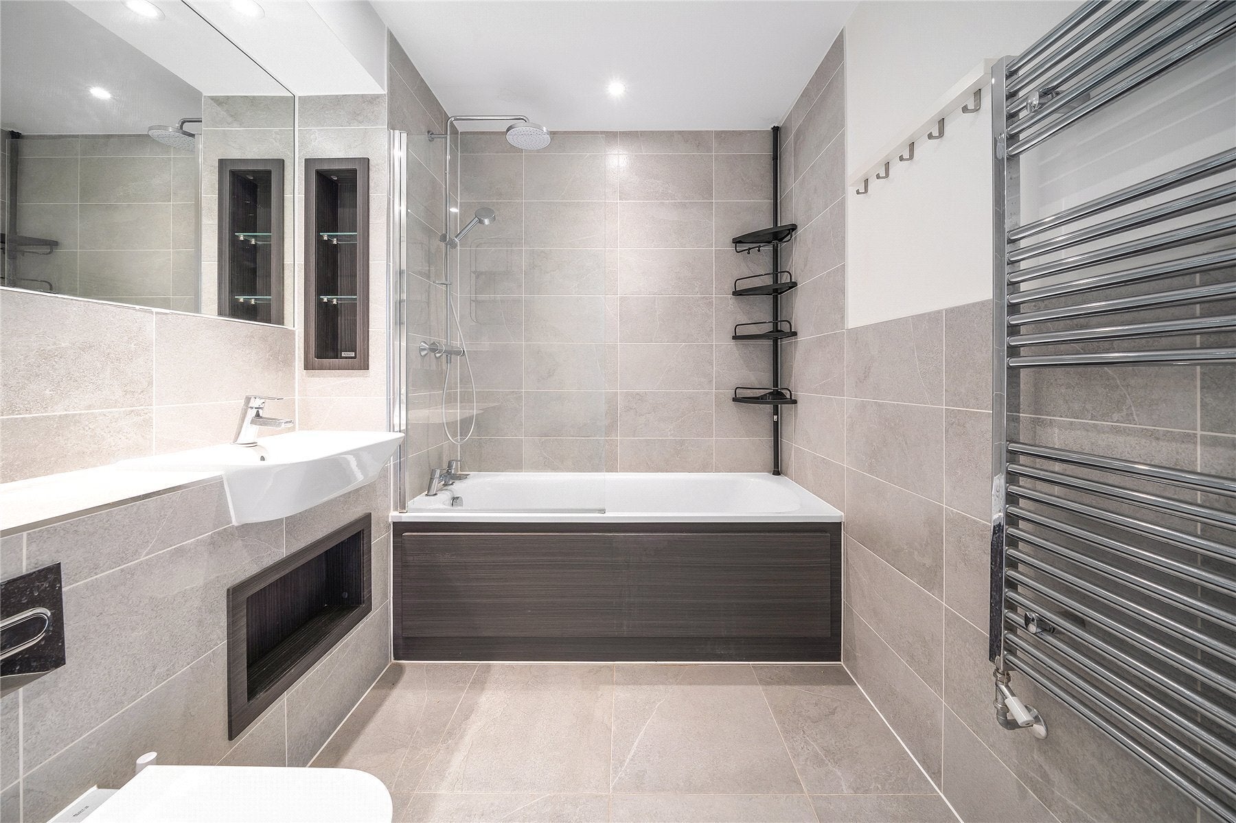 Flat Hatcham Street in Greater London