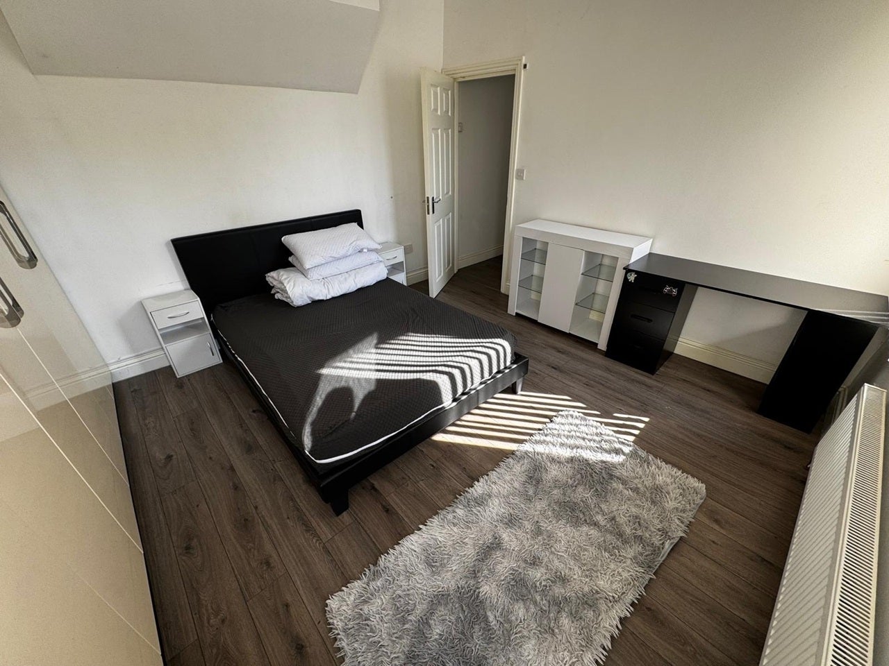 Room Fairland Road in Greater London