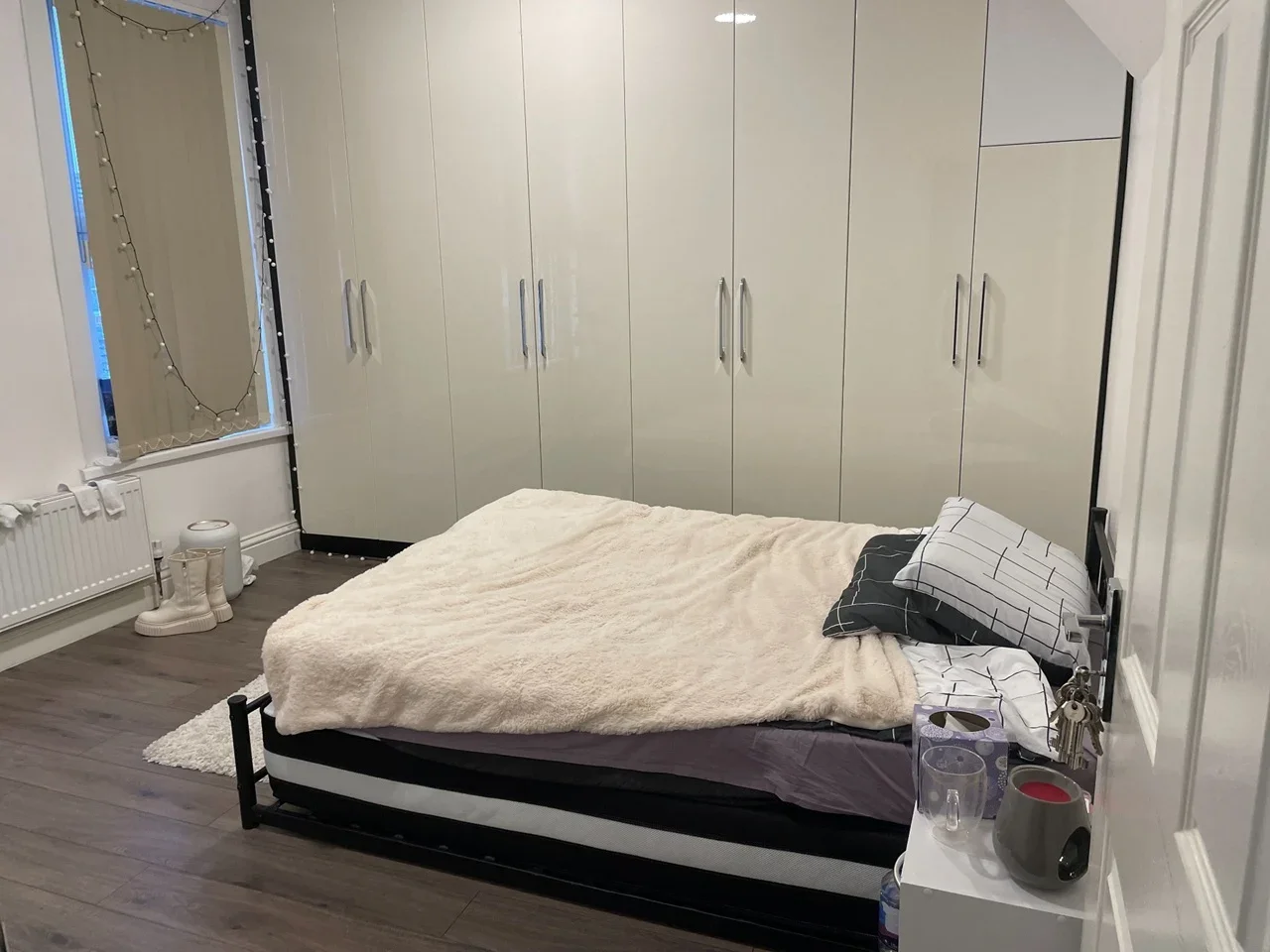 Room Fairland Road in Greater London
