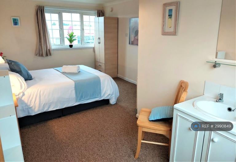 Room Annan Road in Dumfries