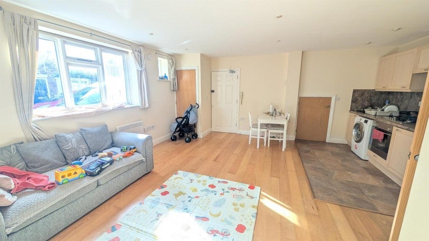 Flat New Street in Royal Leamington Spa