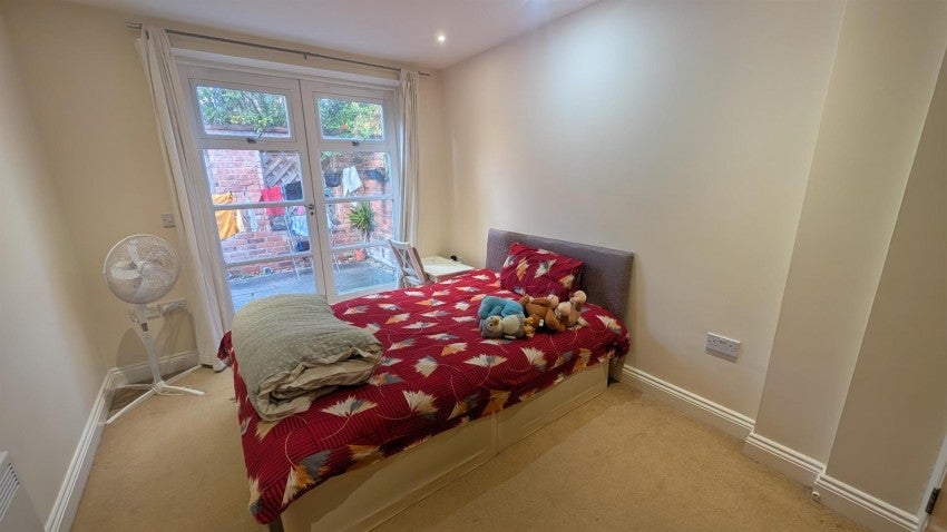 Flat New Street in Royal Leamington Spa