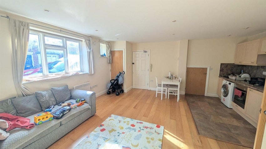 Flat New Street in Royal Leamington Spa