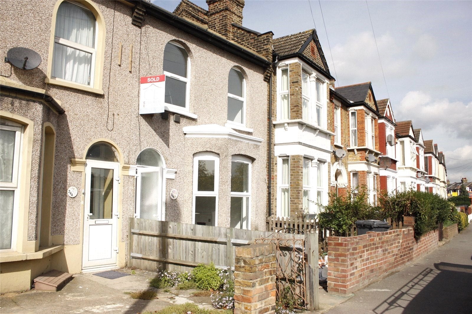 House Grove Green Road in Greater London