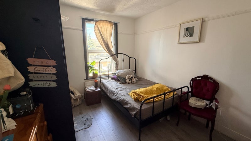 Room Coleridge Avenue in Greater London