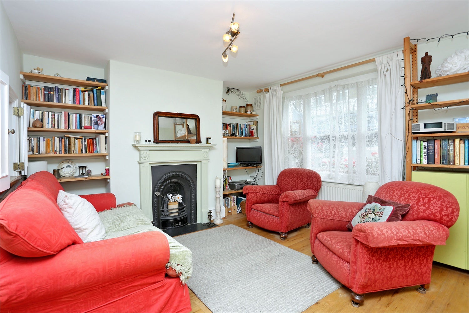 Flat Studland Street in Greater London