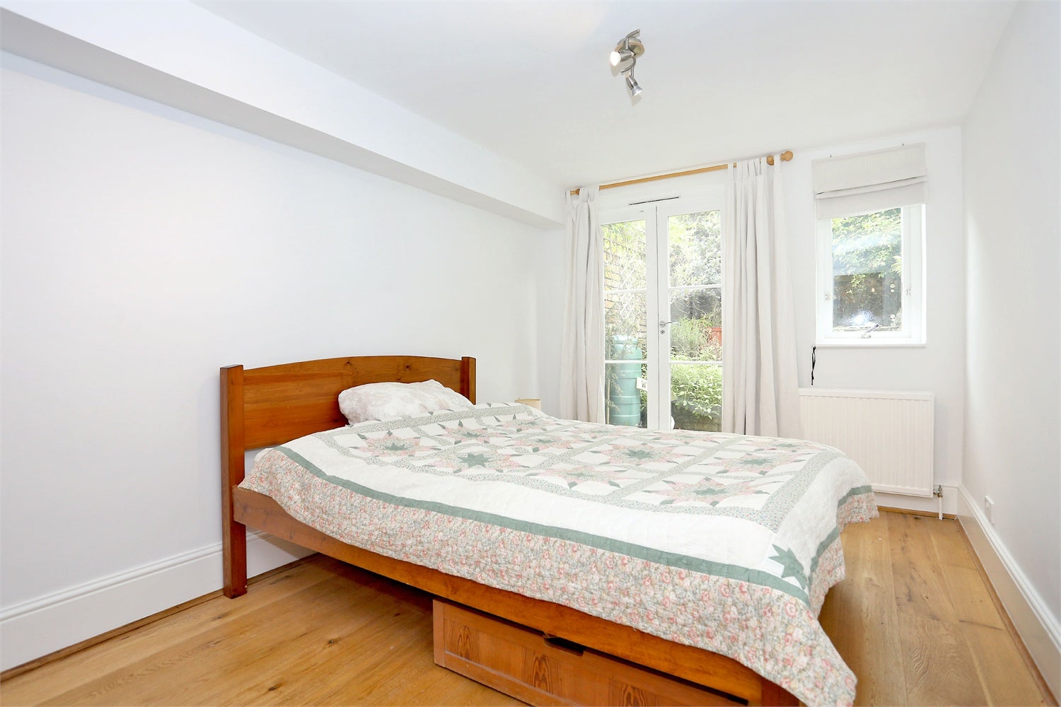 Flat Studland Street in Greater London