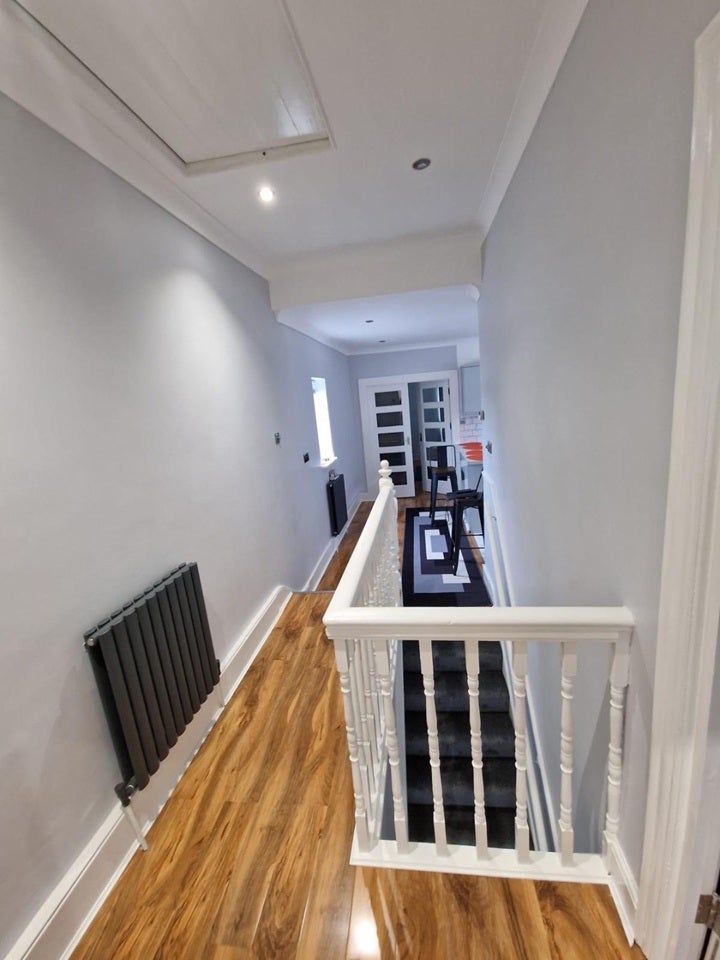 Room Lower Addiscombe Road in Greater London