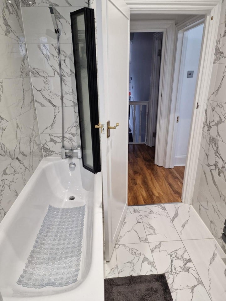 Room Lower Addiscombe Road in Greater London