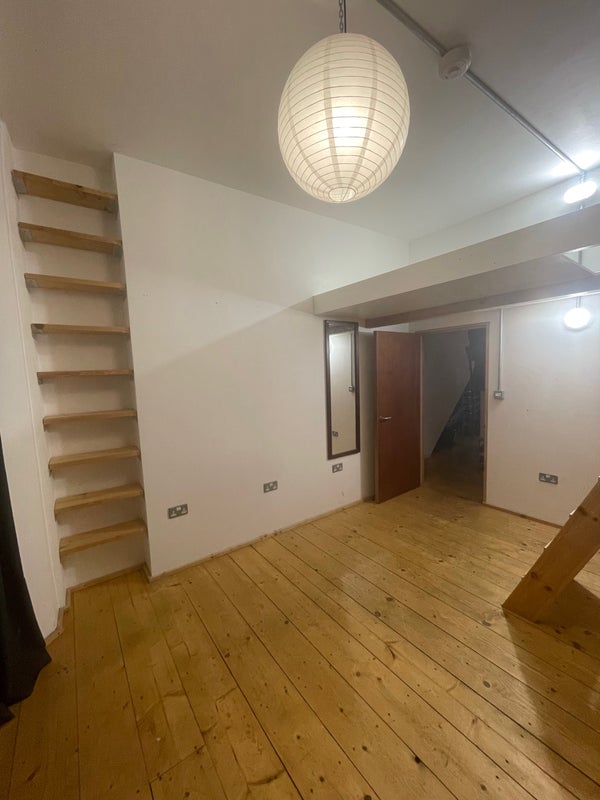 Room Lea Bridge Road in Greater London