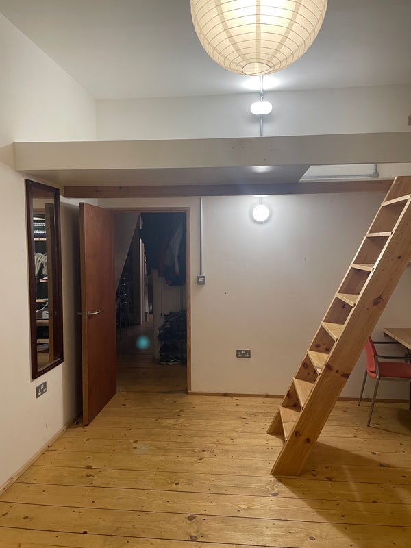Room Lea Bridge Road in Greater London