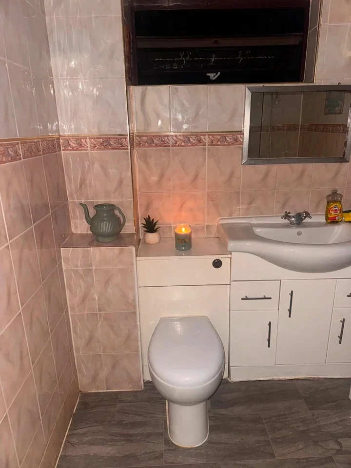 Room Finchs Court in Greater London