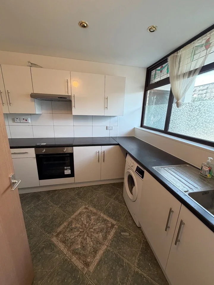 Room Finchs Court in Greater London