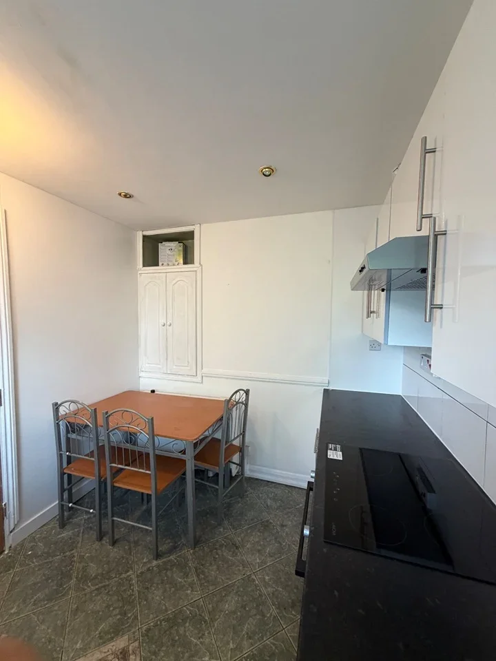 Room Finchs Court in Greater London