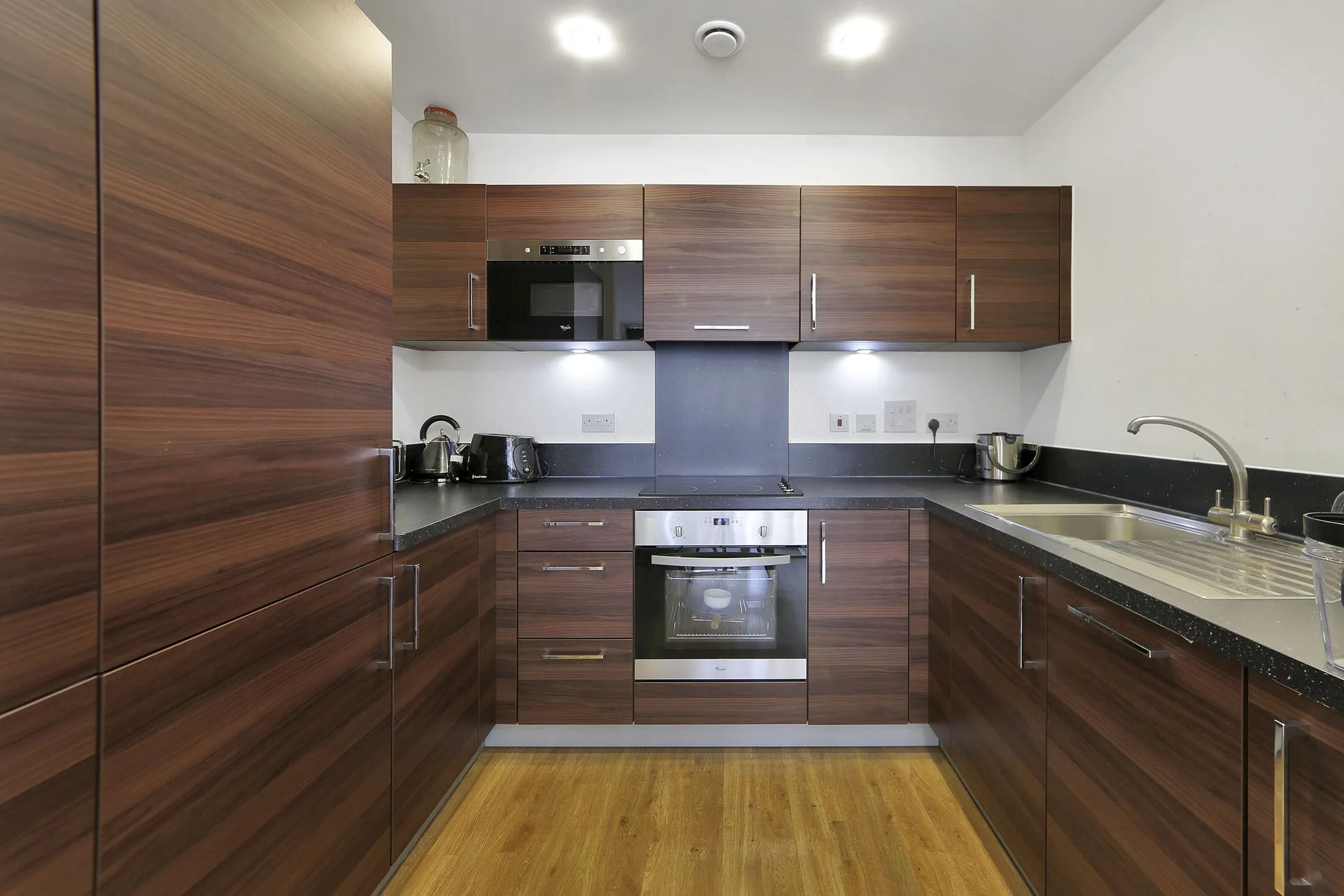 Flat Oxley Square in Greater London